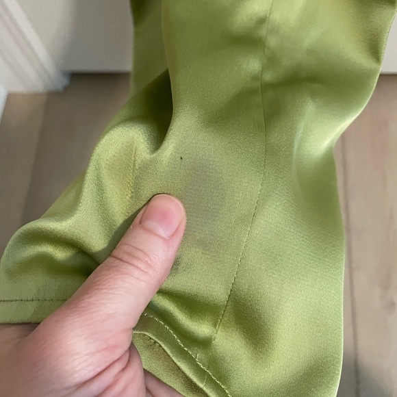 NWT Pretty Lavish Frances Cut Out Jumpsuit Satin Green Apple Size 2 - Picture 16 of 16